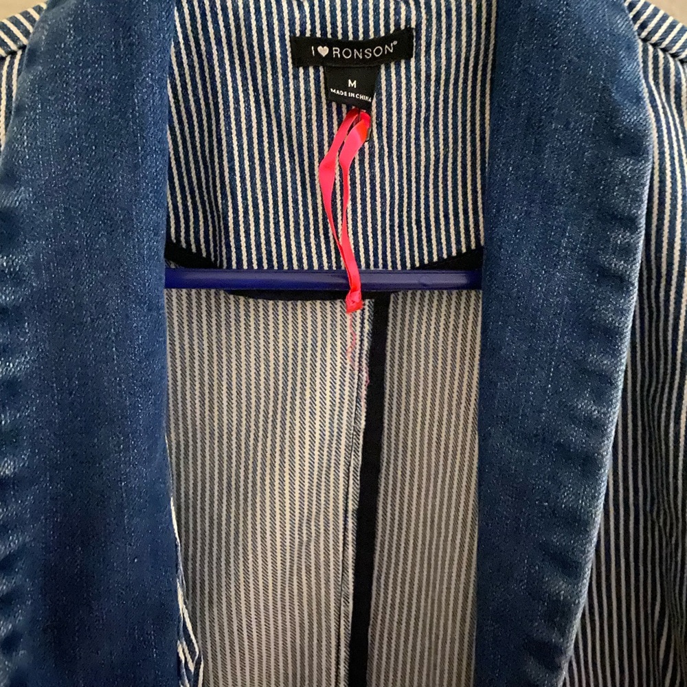 Women’s Jacket - Picture 2 of 4
